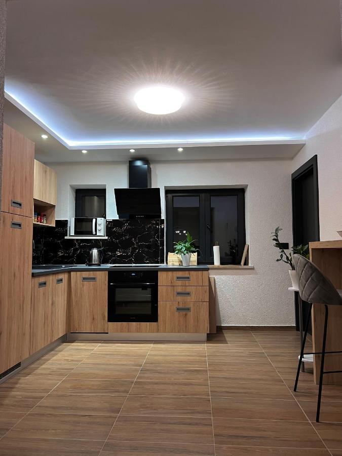 Betty Apartments Borik - Whole Ground Floor روفينج المظهر الخارجي الصورة