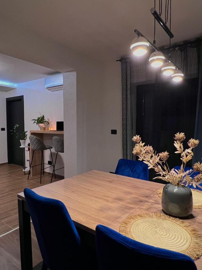 Betty Apartments Borik - Whole Ground Floor روفينج المظهر الخارجي الصورة