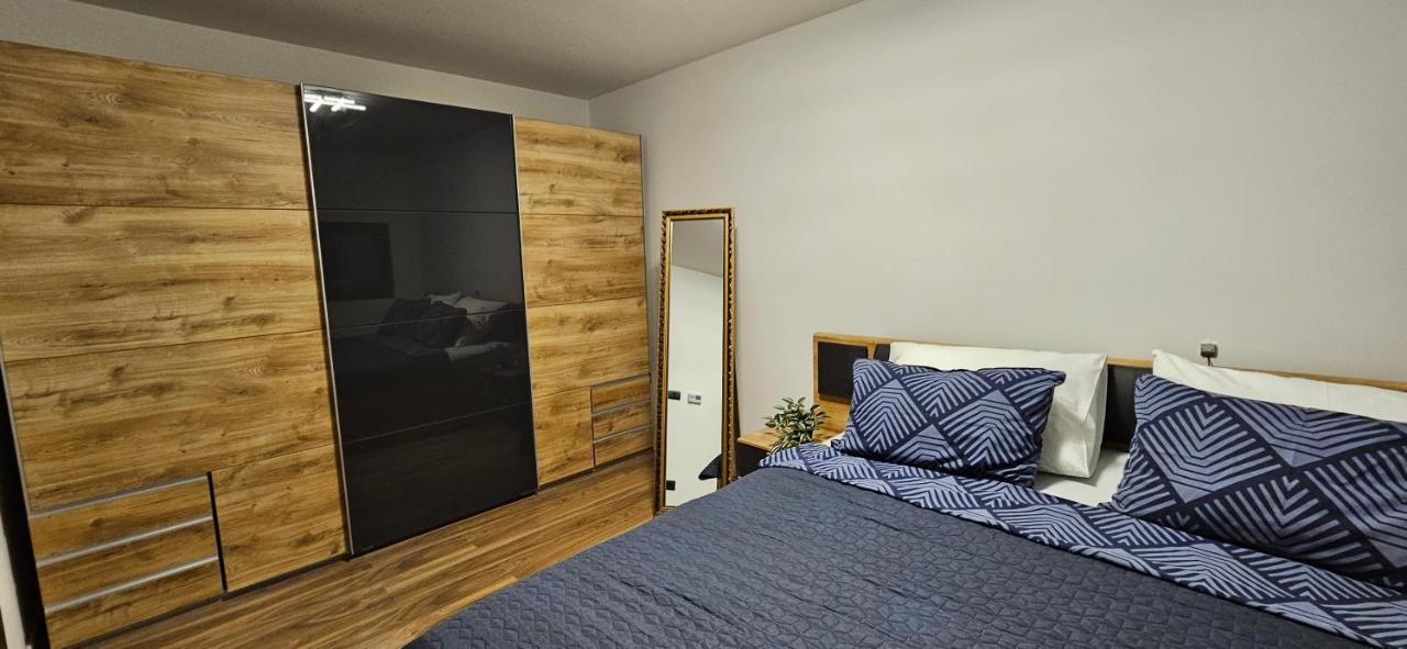 Betty Apartments Borik - Whole Ground Floor روفينج المظهر الخارجي الصورة