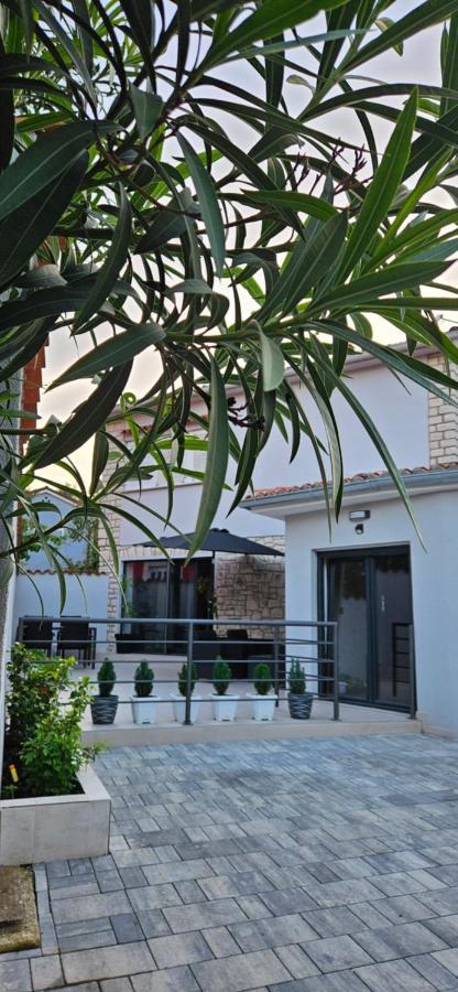 Betty Apartments Borik - Whole Ground Floor روفينج المظهر الخارجي الصورة