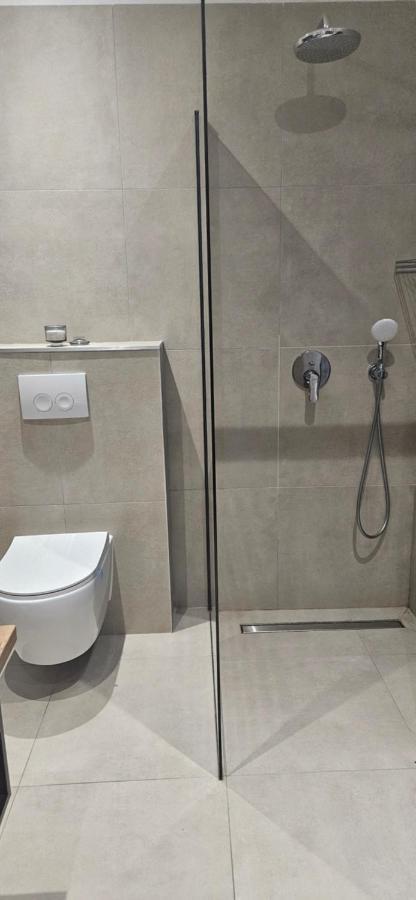 Betty Apartments Borik - Whole Ground Floor روفينج المظهر الخارجي الصورة