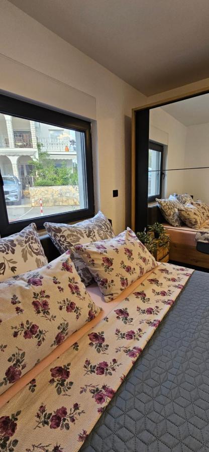 Betty Apartments Borik - Whole Ground Floor روفينج المظهر الخارجي الصورة