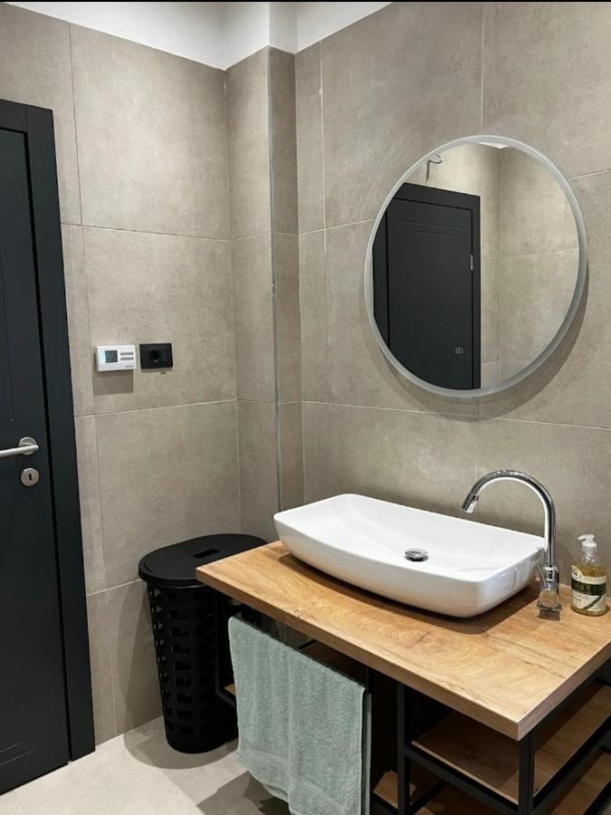 Betty Apartments Borik - Whole Ground Floor روفينج المظهر الخارجي الصورة