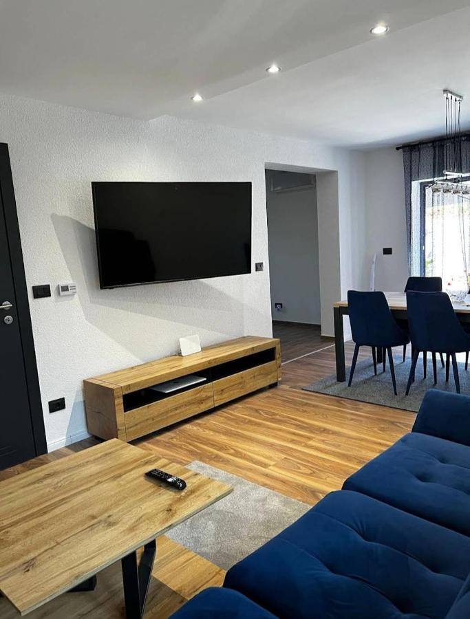 Betty Apartments Borik - Whole Ground Floor روفينج المظهر الخارجي الصورة